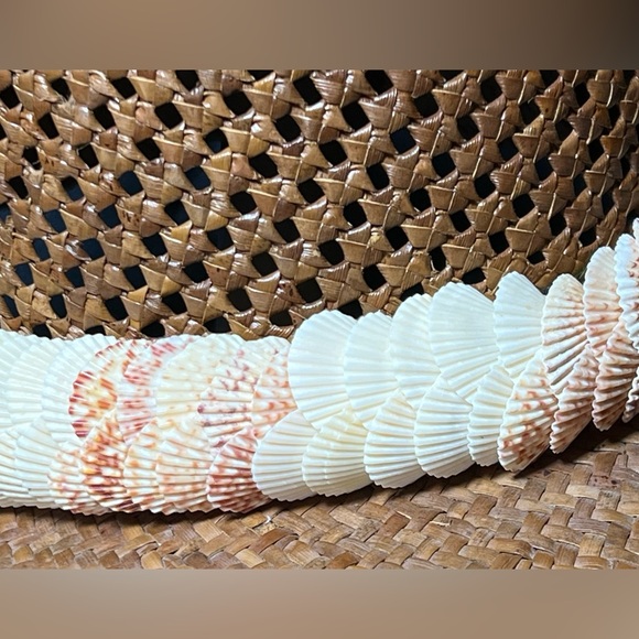 Authentic Shell Lei Pāpale - Picture 5 of 6